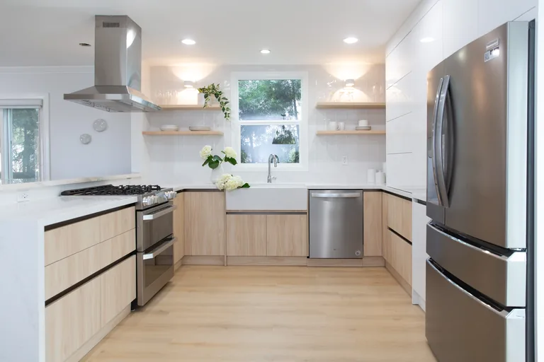 Warm contemporary custom cabinetry by Luna Cabinets